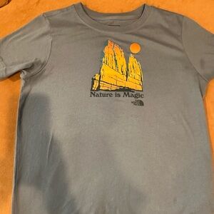 The North Face NWOT Boys XL T-Shirt👌